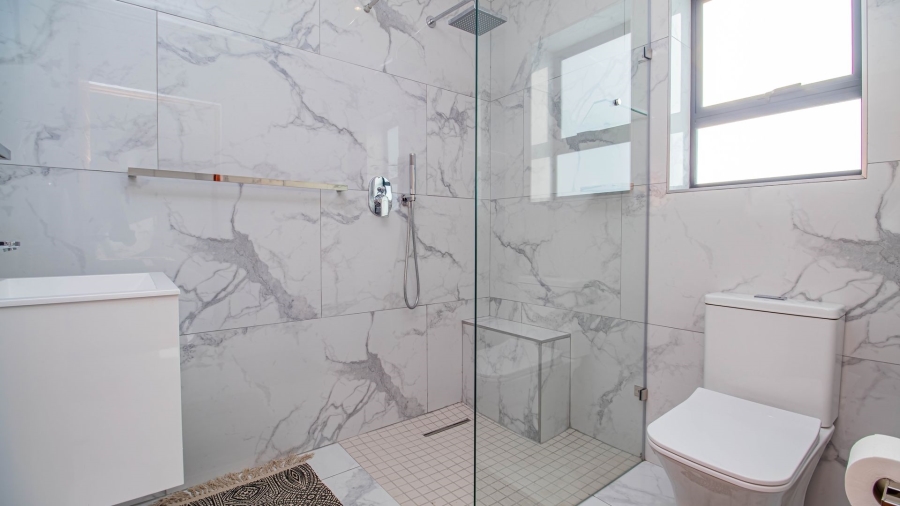 5 Bedroom Property for Sale in The Hill Western Cape